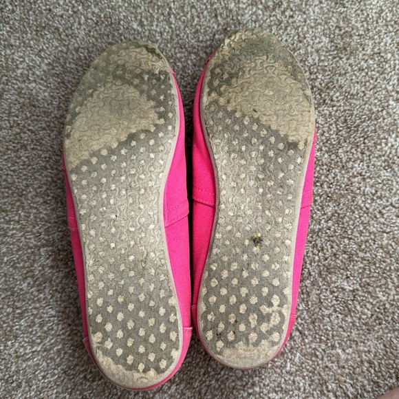 Toms - Picture 7 of 7